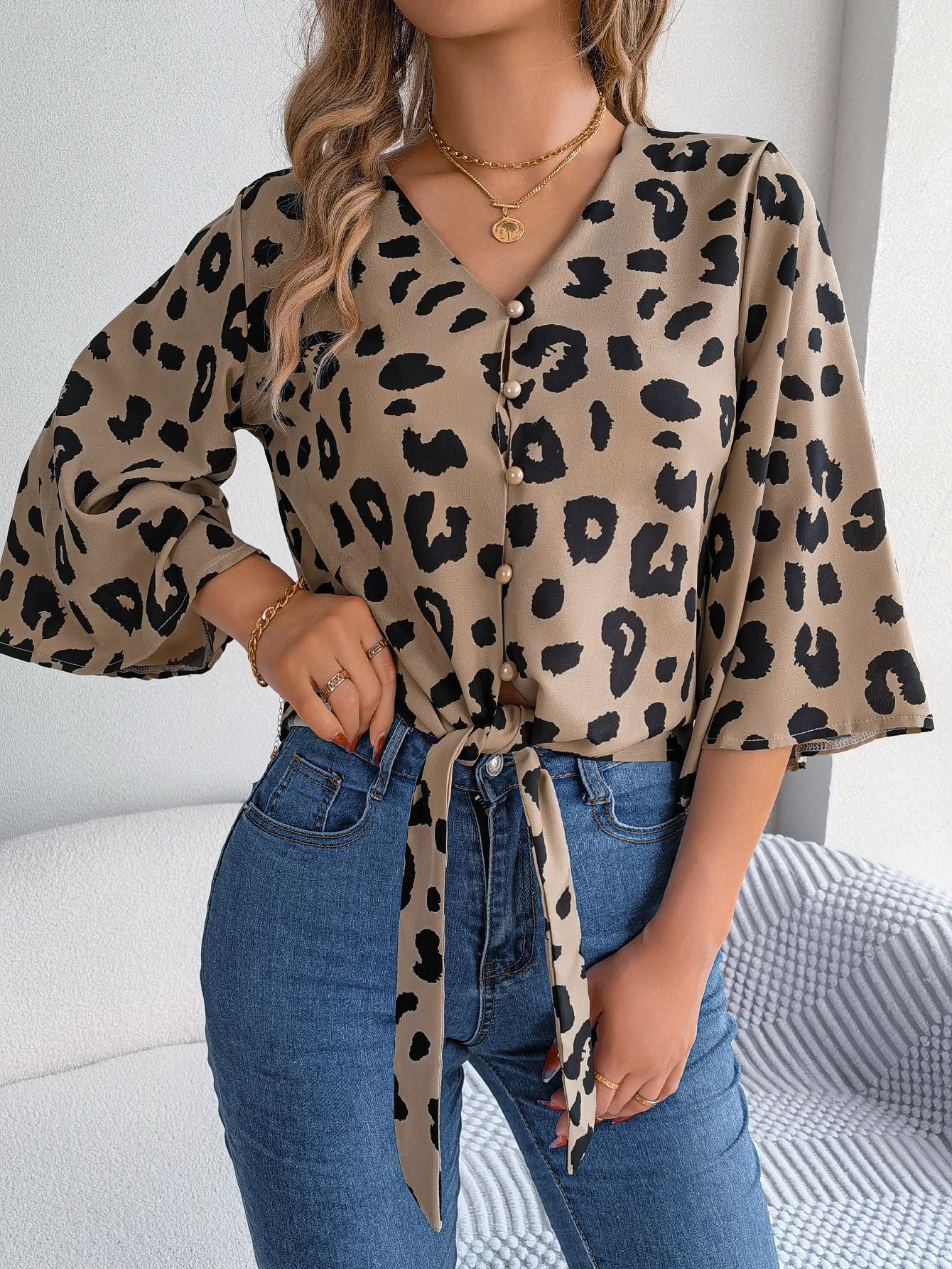 Cassidy | Dierlijke Print Blouse met Strik