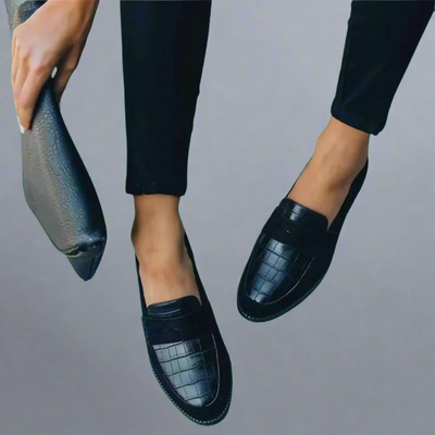 Dames loafers met krokostructuur – Slip-on model met amandelneus