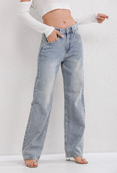 Straight fit jeans met distressed look – Vintage denim met eigentijdse details
