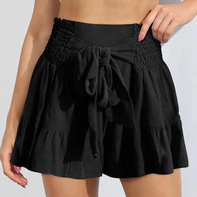 Karla - Lightweight summer shorts for chic women 
