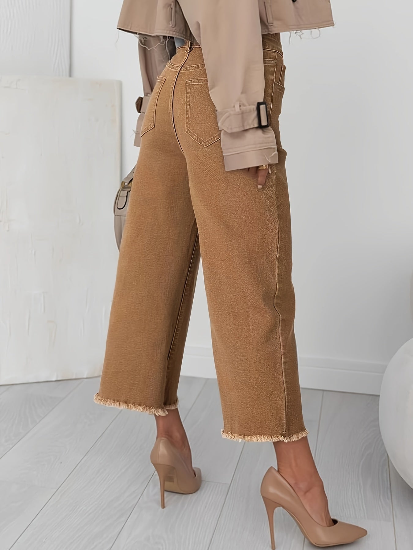 Emma | Fashion Women's Cropped Jeans with Wide Legs and Side Stripes 