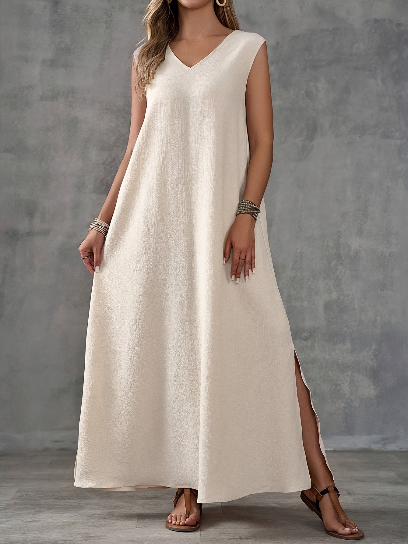 Evalynn | Mouwloze Maxi Jurk met V-Hals en Split