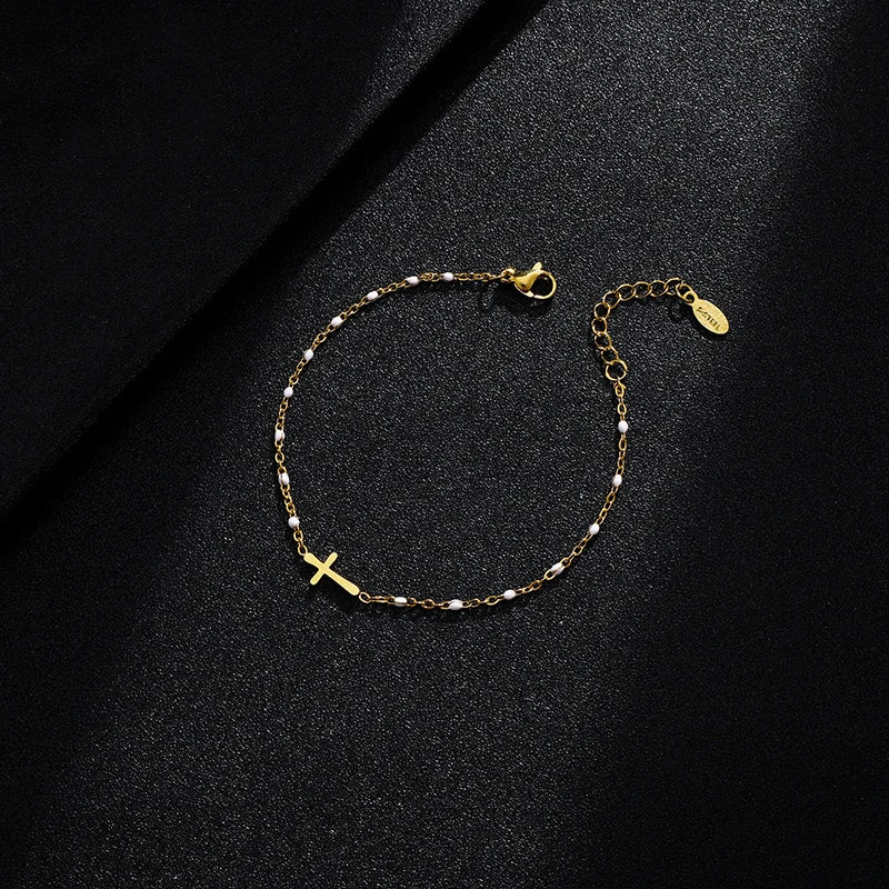 Jytte - Gold-colored Cross Bracelet