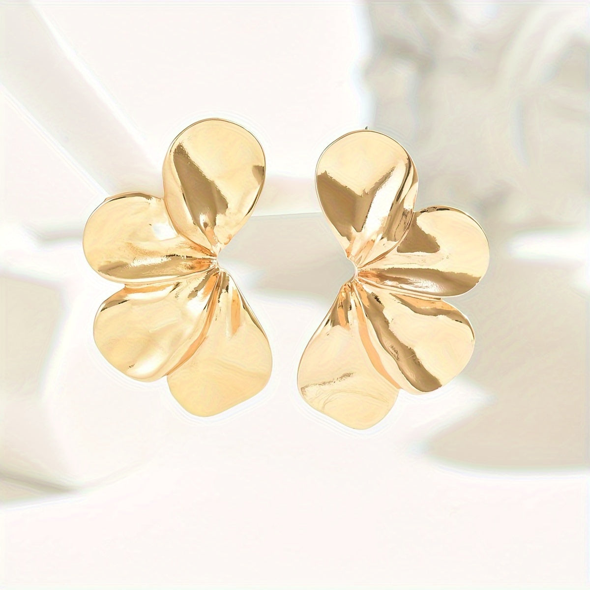 Fleur | Elegant Flower-Shaped Earrings with a Unique Design 