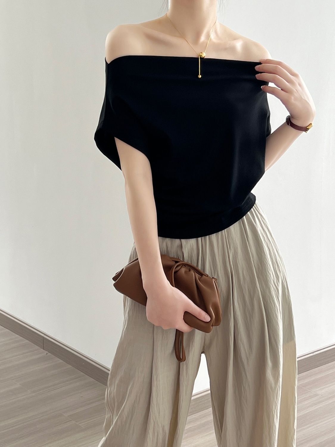 Georgia | Stylish Off-Shoulder Top with Elegant Fit