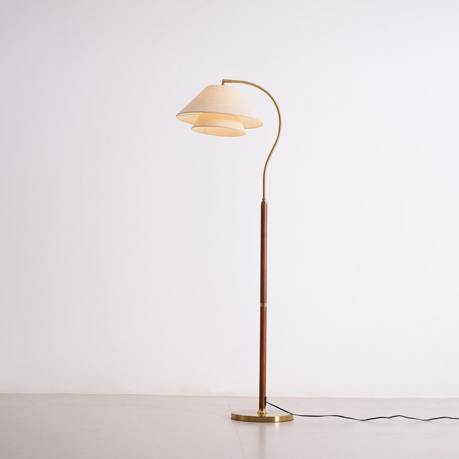 Valdorin - Sculptural Hand Floor Lamp