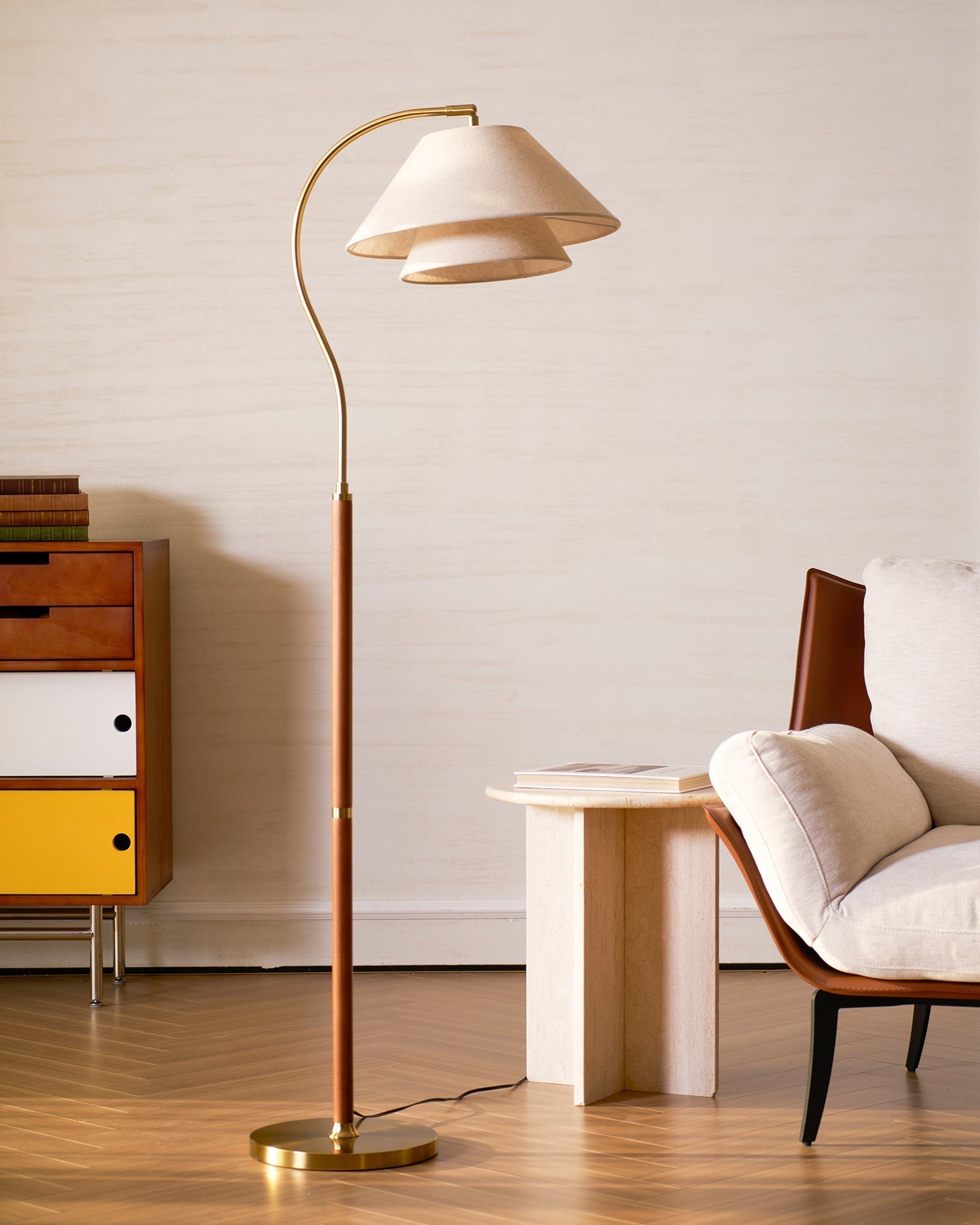 Valdorin - Sculptural Hand Floor Lamp