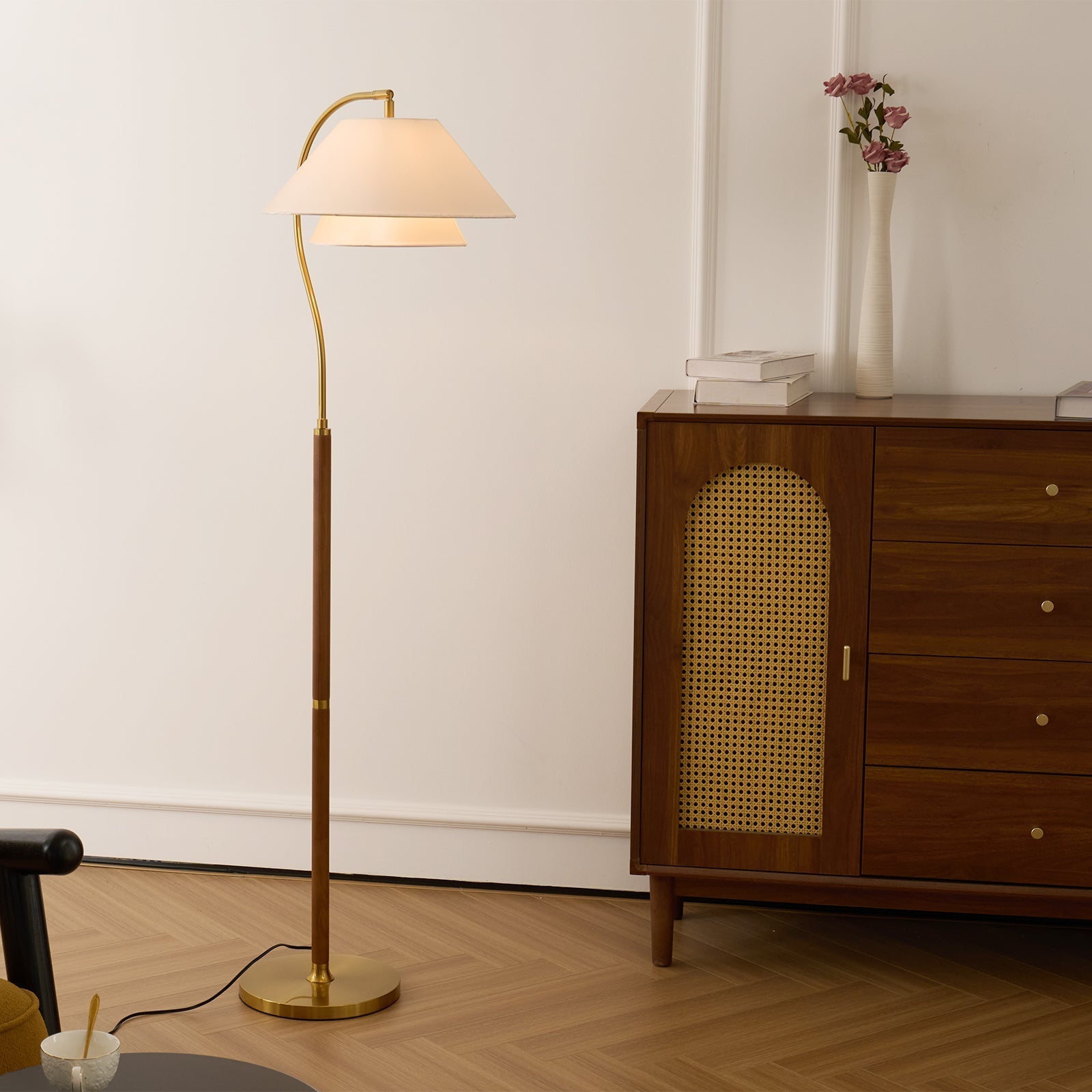 Valdorin - Sculptural Hand Floor Lamp
