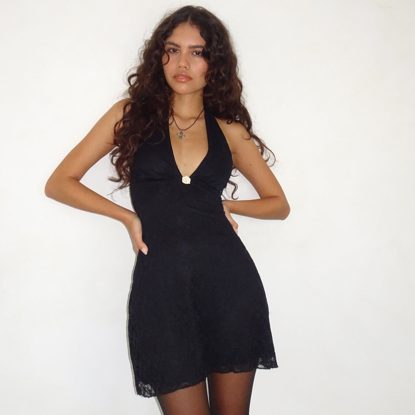 Hanna - | Verleidelijke Halter Mini Jurk met Kant