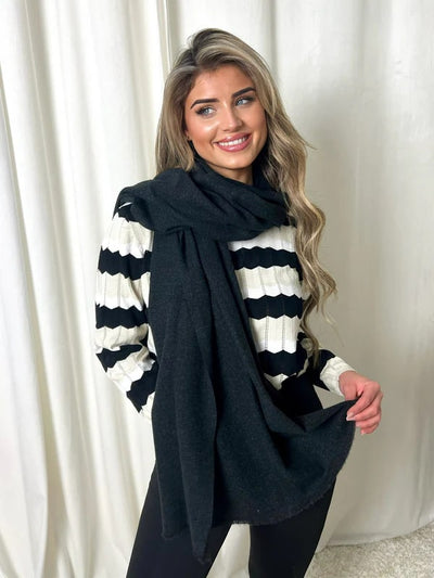 Hayley - Elegant Women's Scarf with Style