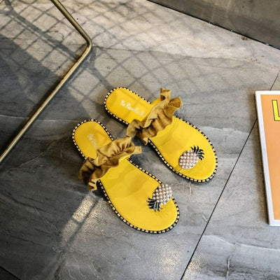 Livia - sandals with ruffles and pineapple details