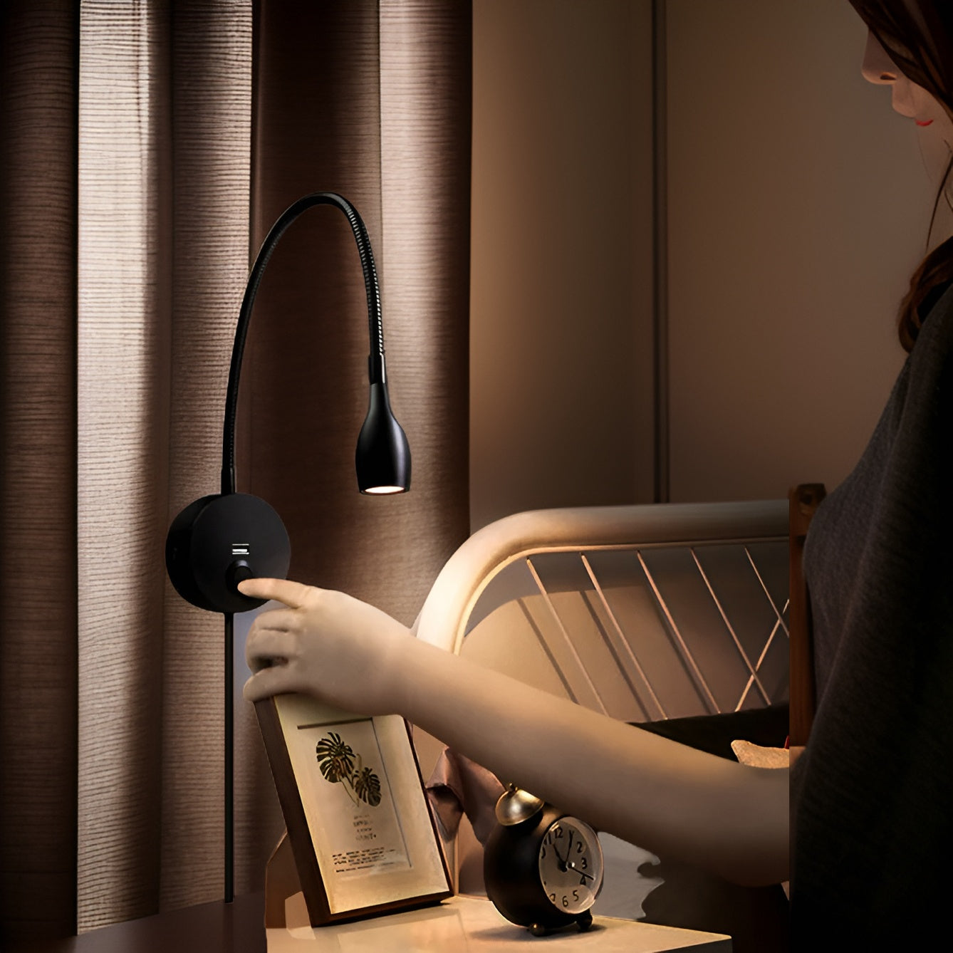Beam – Adjustable Wall Lamp with Dimmable Touch Control