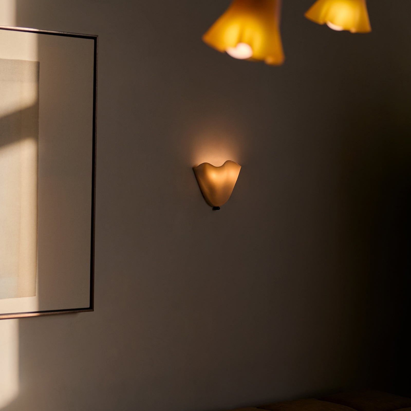 Velnmora – Retro Stained Glass Shell Wall Sconce LED 1 Light