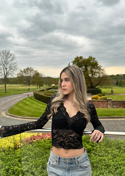 Elysia - Lace Bell Sleeve Top