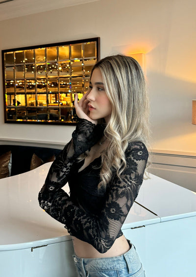 Elysia - Lace Bell Sleeve Top