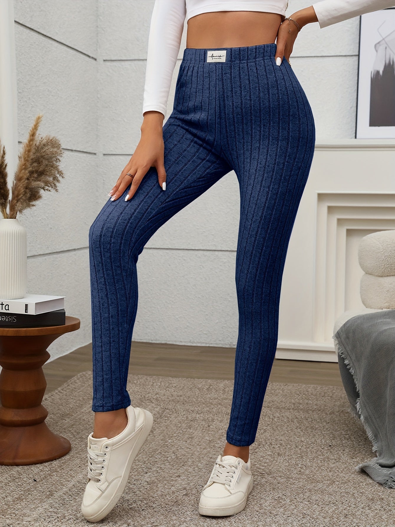 Issabella | Elegant Slim-Fit Corduroy Trousers for Women