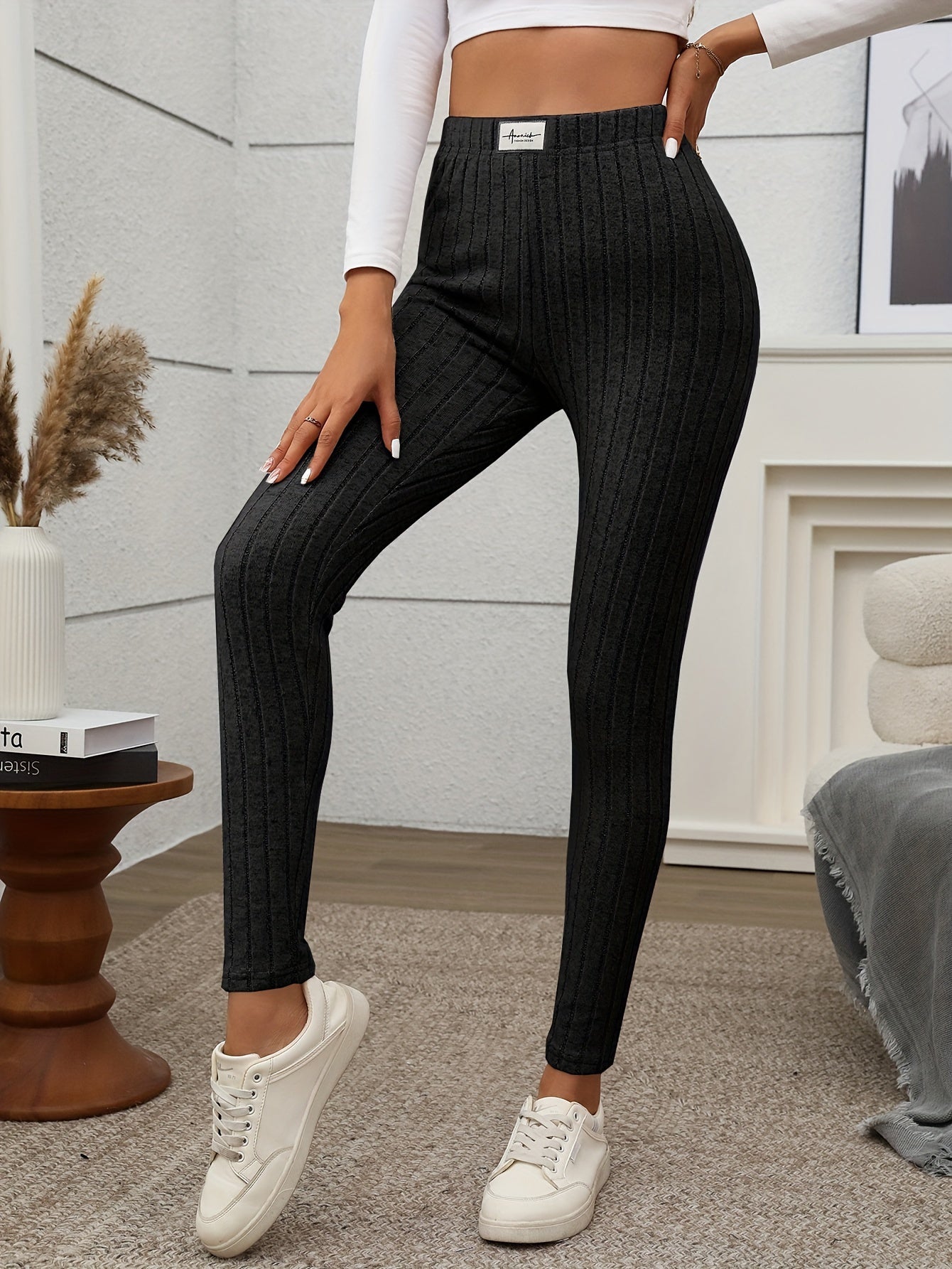 Issabella | Elegant Slim-Fit Corduroy Trousers for Women