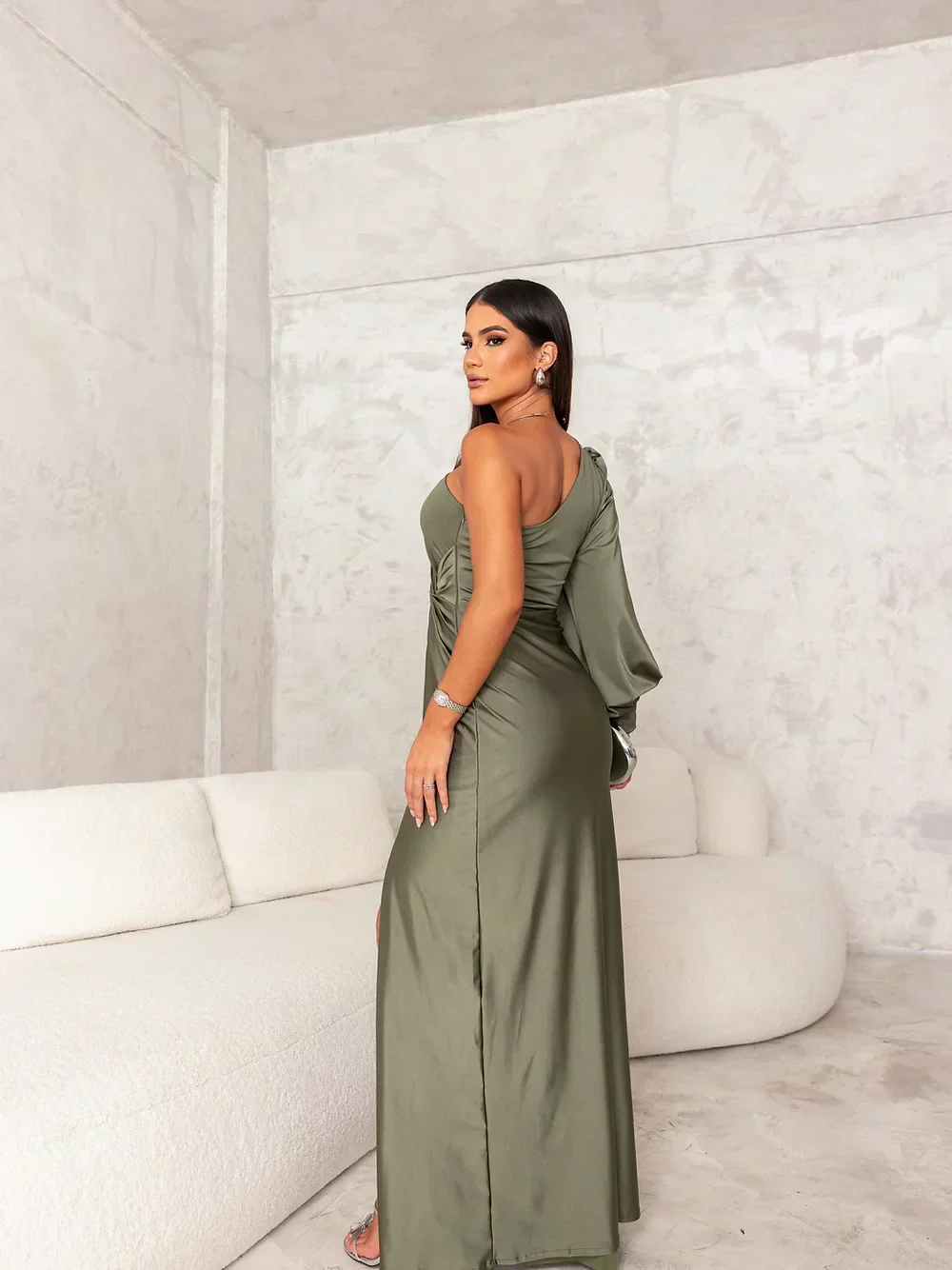 Asymmetrische avondjurk – Eénschouderdesign met split en drapering