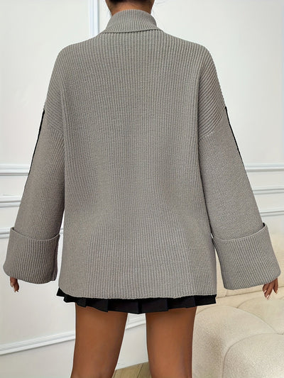 Jayde | Stylish turtleneck with wide sleeves and contrasting stripes 