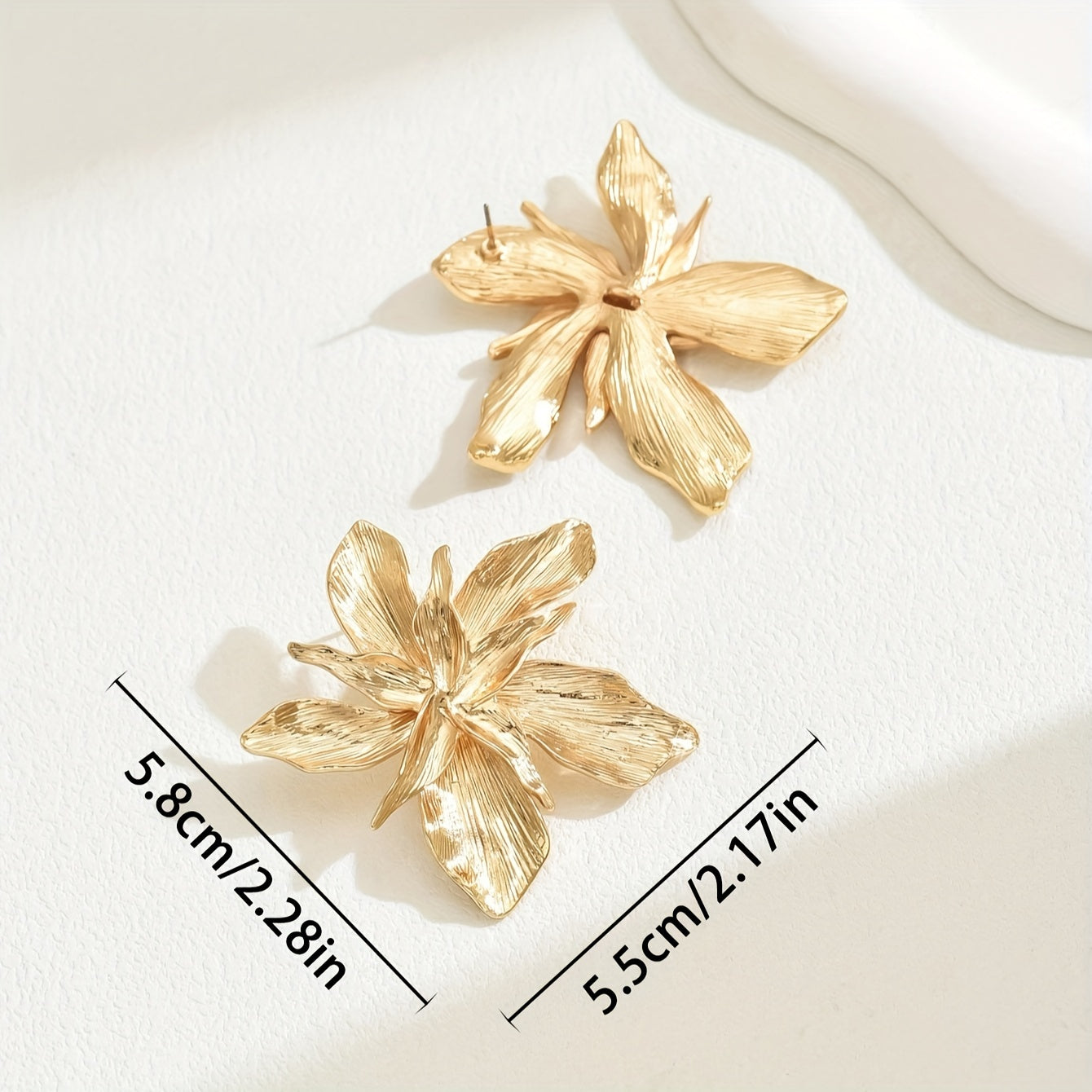 Julia | Luxurious Flower-Shaped Statement Earrings 