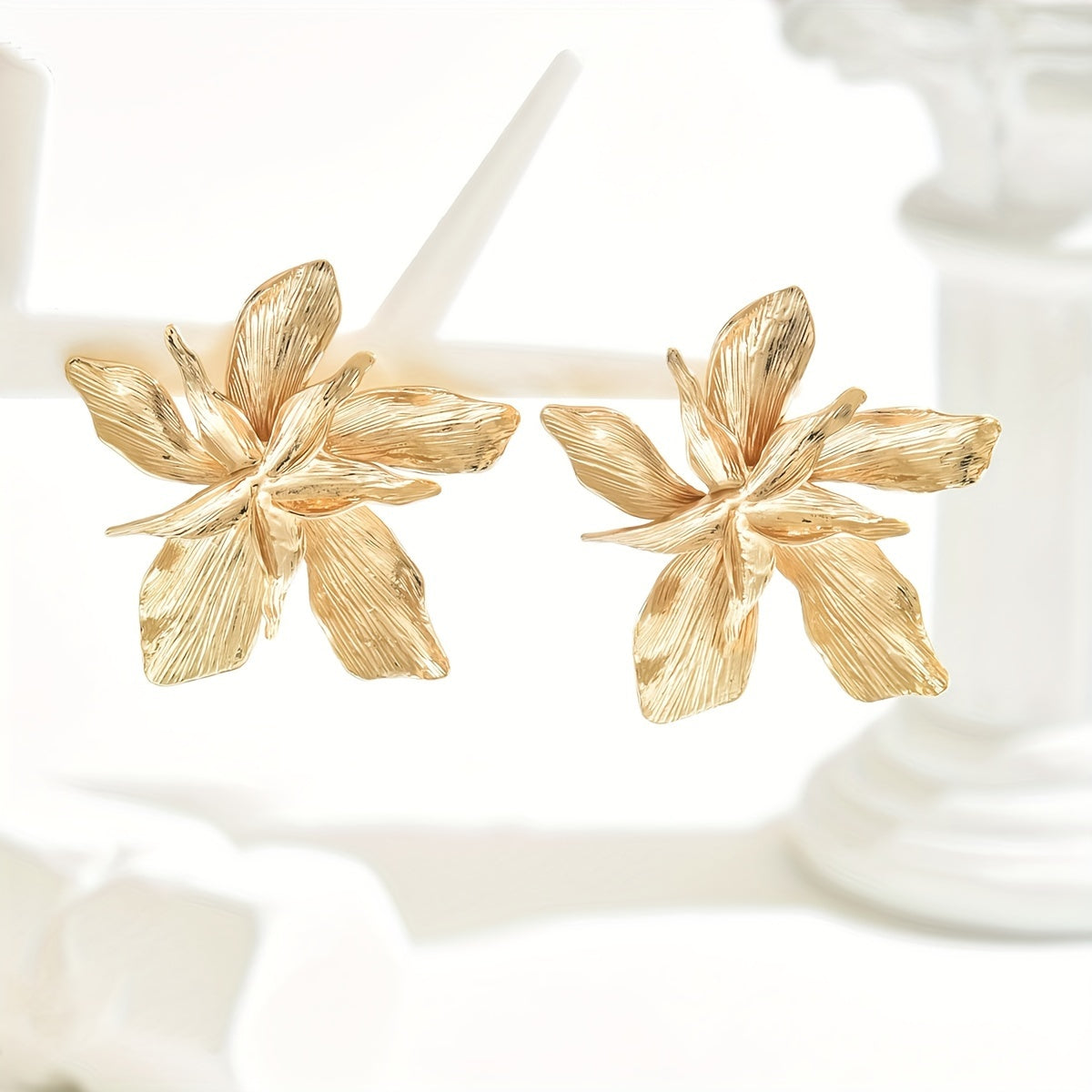 Julia | Luxurious Flower-Shaped Statement Earrings 