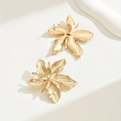 Julia | Luxurious Flower-Shaped Statement Earrings 