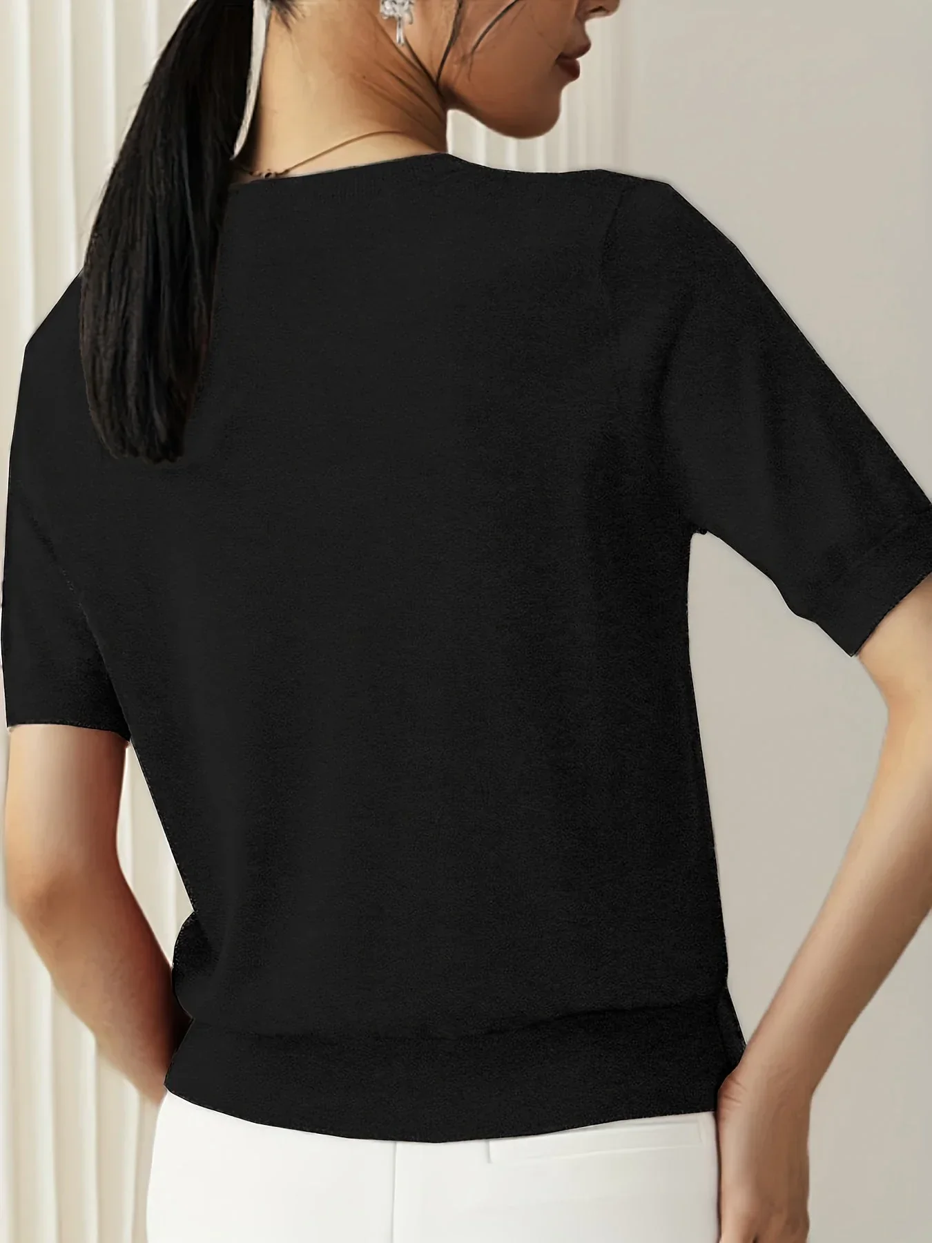 Gebreide dames top met korte mouwen – Fijne tricot en ronde hals
