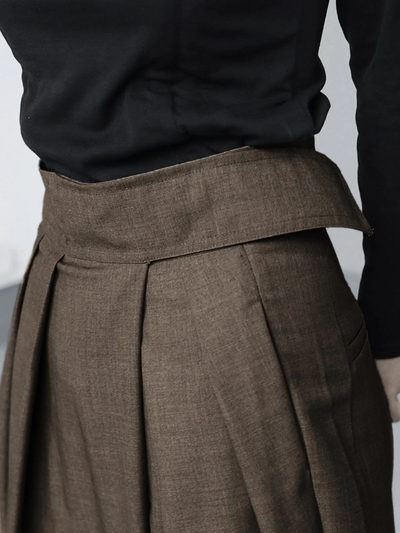 Women's high-waist pleated trousers – Wide legs with a relaxed fit 