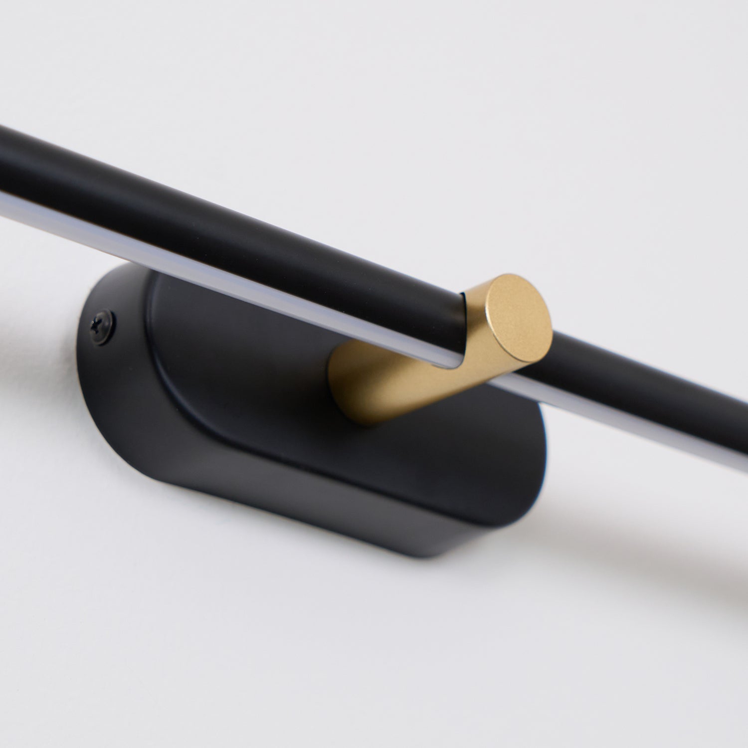 Suoren - Slim Linear Wall Lamp Minimalist Design