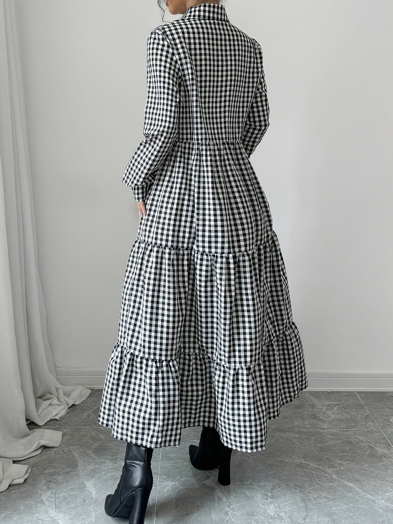 Kristina | Elegante Geruite Maxi Blousejurk met Knoopsluiting