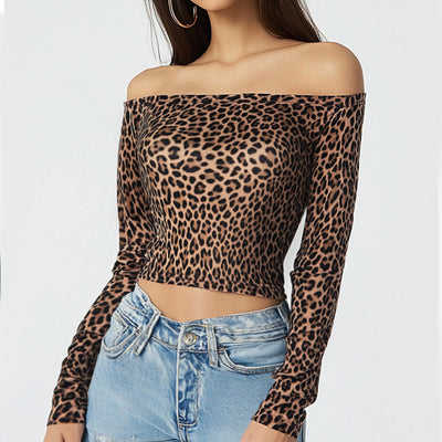 Khloe | Trendy Off-Shoulder Crop Top with Leopard Print 