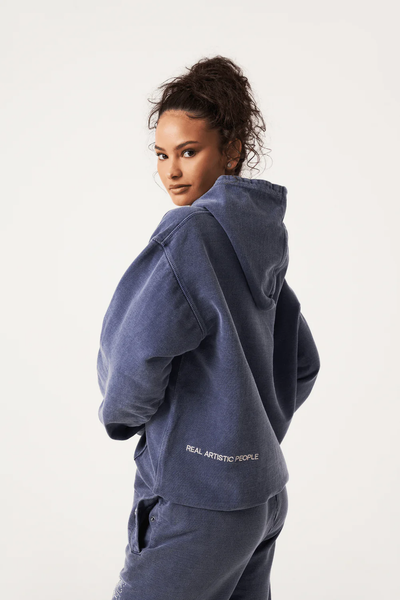 Dames joggingpak met strassletters – Hoodie en broek met relaxed fit