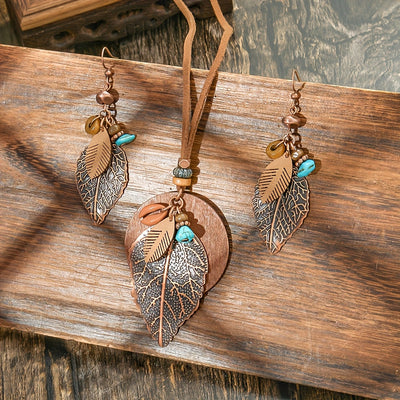 Lacey | Bohemian Vintage Jewelry Set with Leaf Pendant and Earrings 