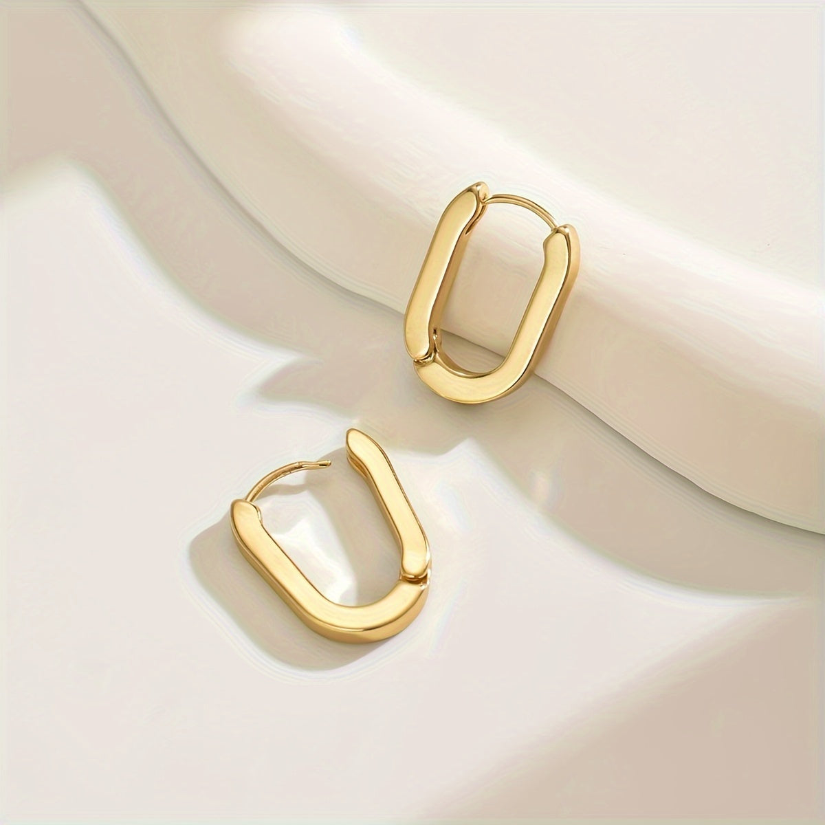 Lotte | Stylish Geometric Earrings with a Modern Look 