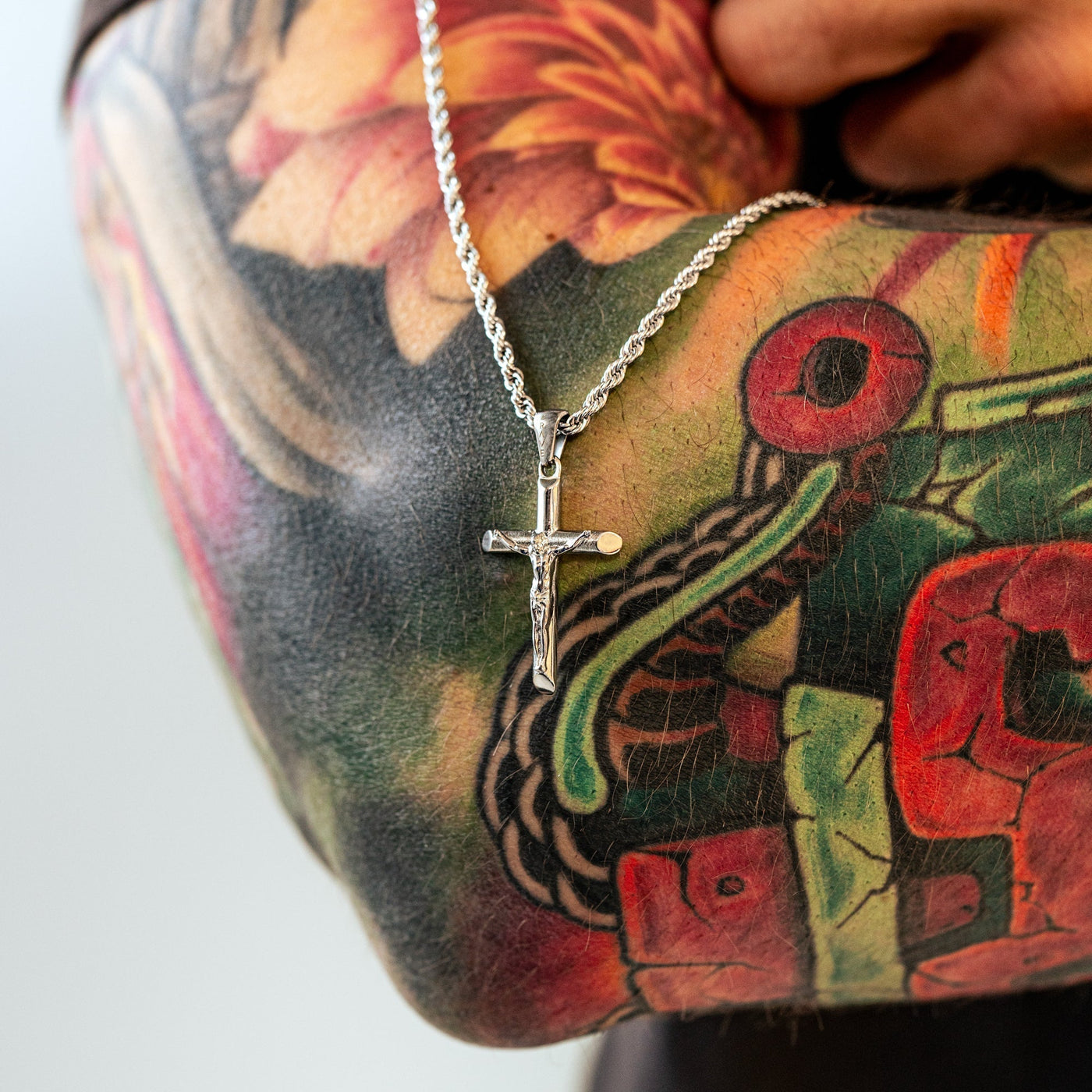 Heritage Cross – Iconic Men's Necklace – Faith &amp; Meaning