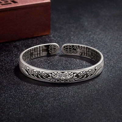 SereniteitLotus – Zilveren Lotus Armband – Kracht & Harmonie