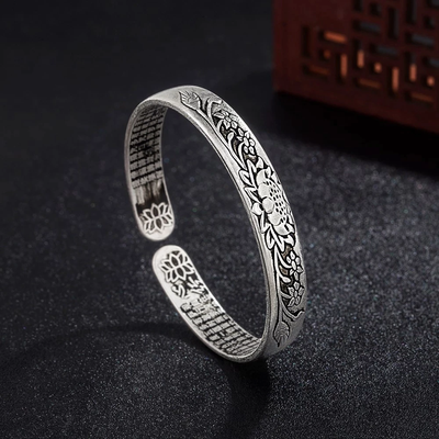 SereniteitLotus – Zilveren Lotus Armband – Kracht & Harmonie