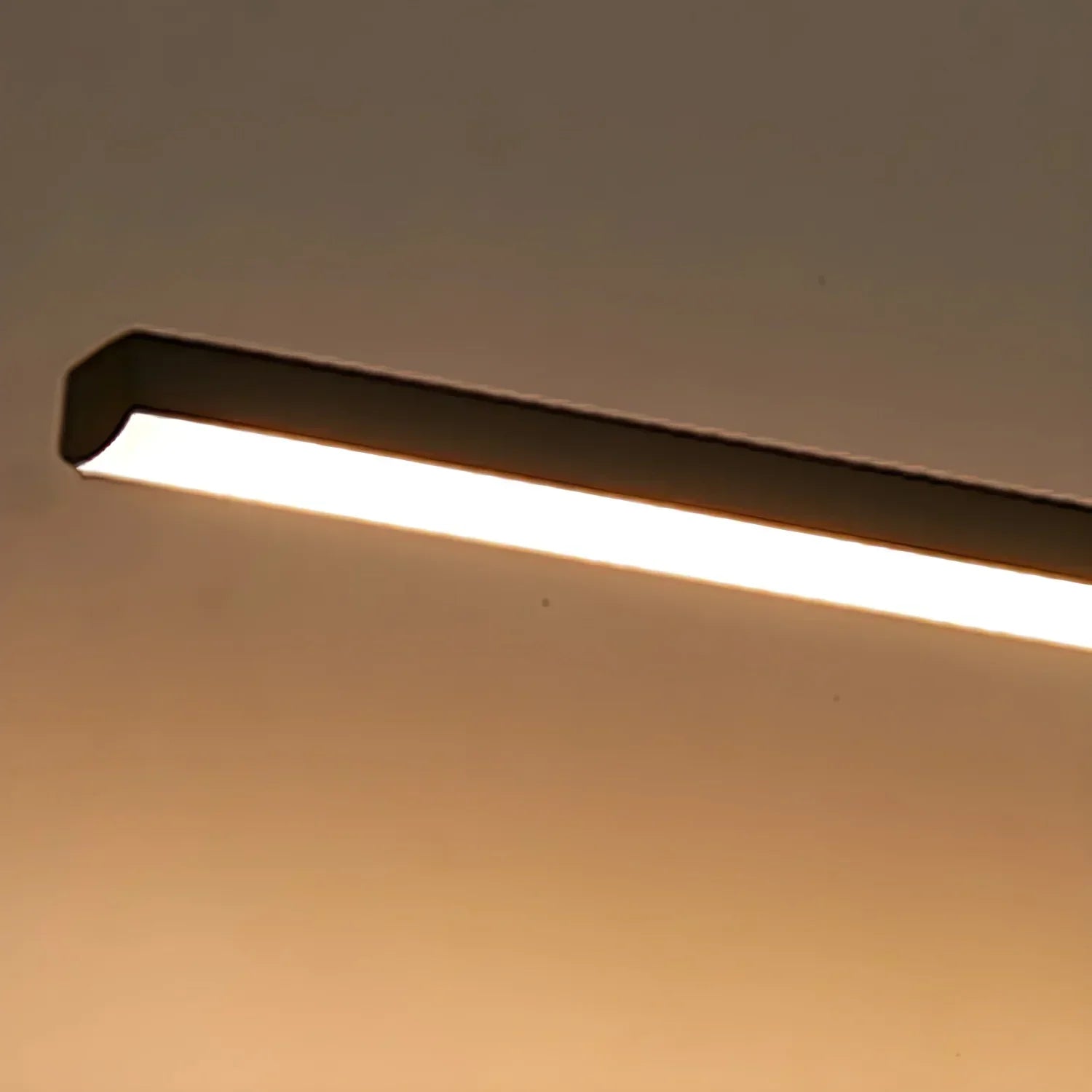Luminara – Linear Mirror Light for Vanity