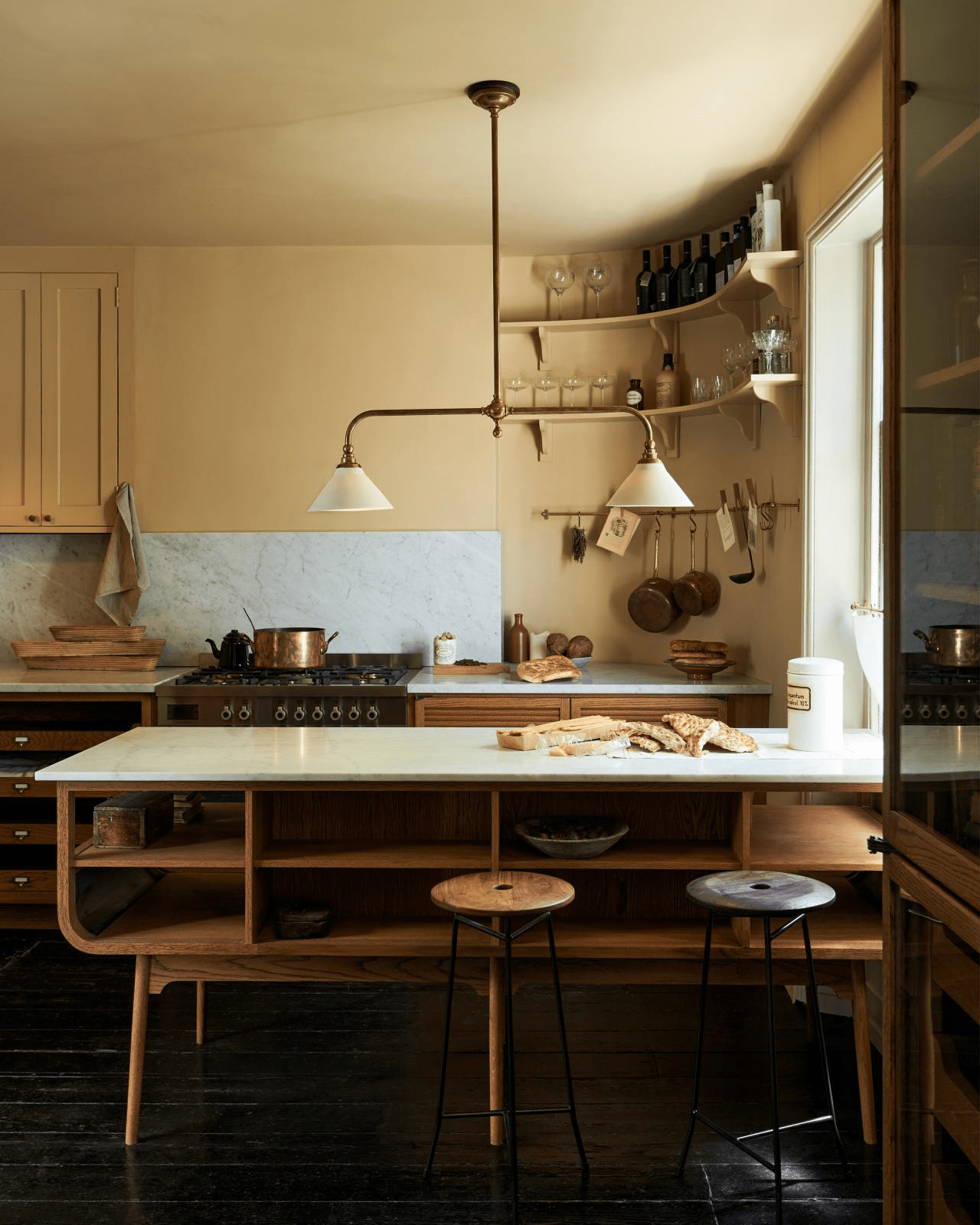 Lunabra – Brass and Ceramic Pendant Light with Adjustable Height