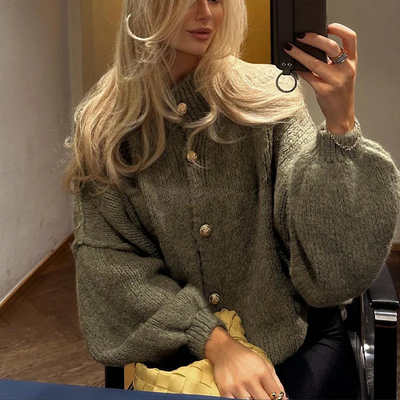 Knitted women's cardigan with buttons – Oversized model with balloon sleeves 