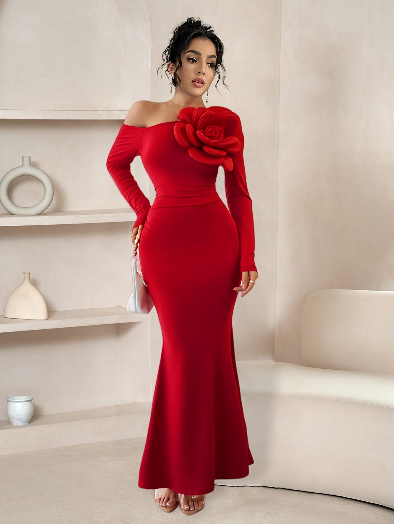 Nicole | Elegante Maxi Jurk met Asymmetrische Halslijn en Bloemdetail