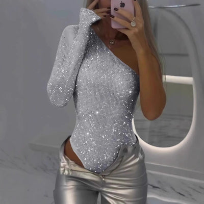 Pamora-mode | One-shoulder paillettentop met strass-steentjes