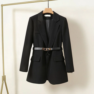Damesblazer met ceintuur – Getailleerd model met reverskraag