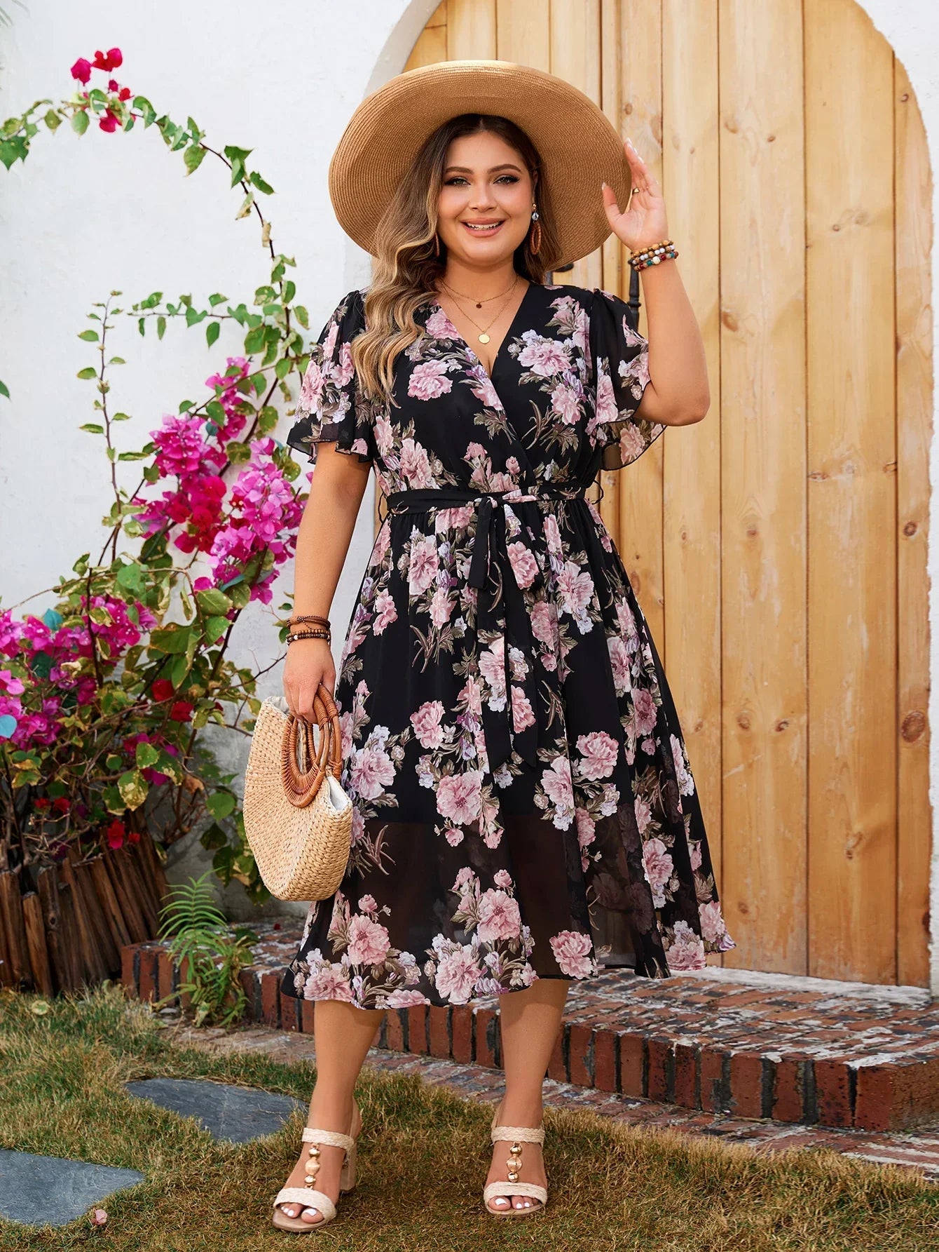 Alexa - V-hals bloemenprint plus maat midi-jurk