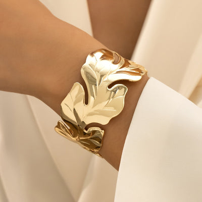 Roos | Luxueuze Open Bangle Armband met Bladmotief