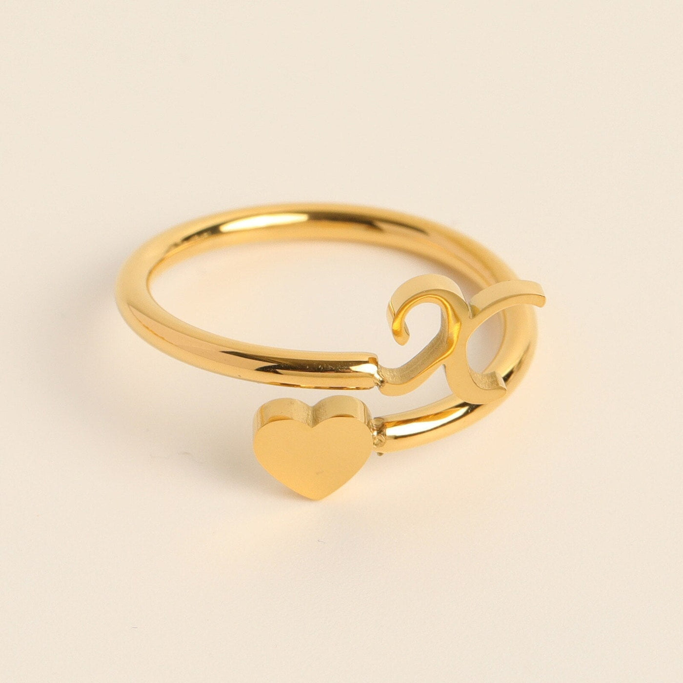 Love Initial Ring – Personal charm with meaningful engraving