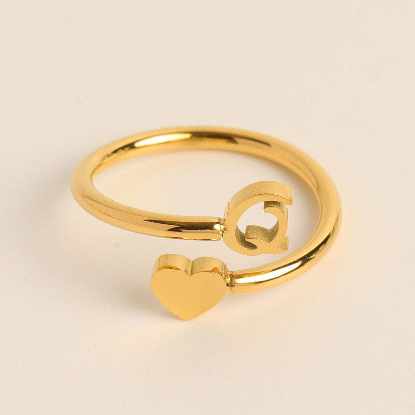 Love Initial Ring – Personal charm with meaningful engraving