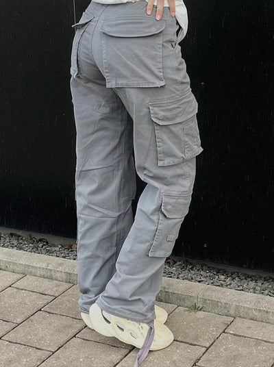 Lotte | Wide-leg cargo pants for women.