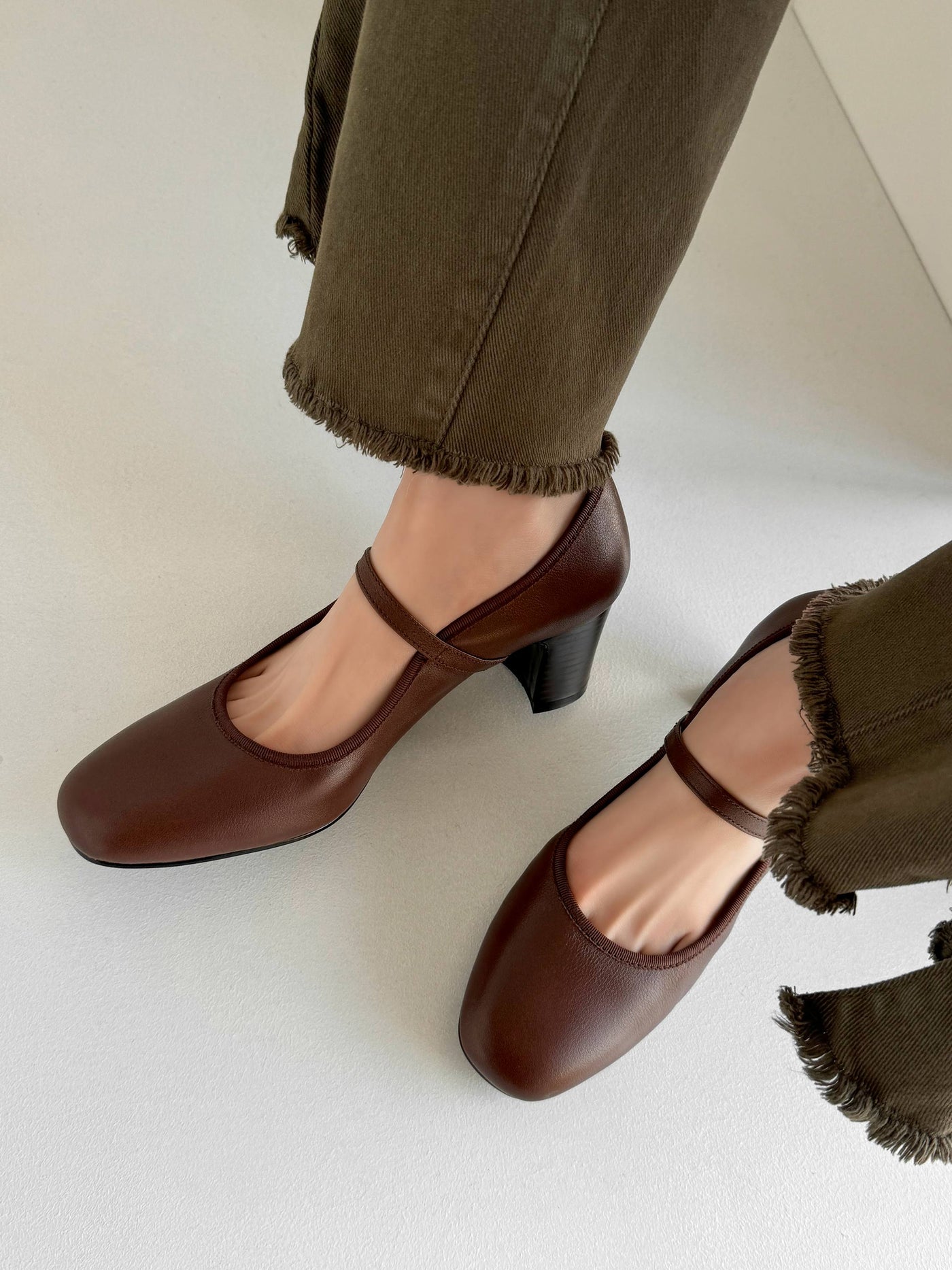 Fanny - Round toe in vegan leather