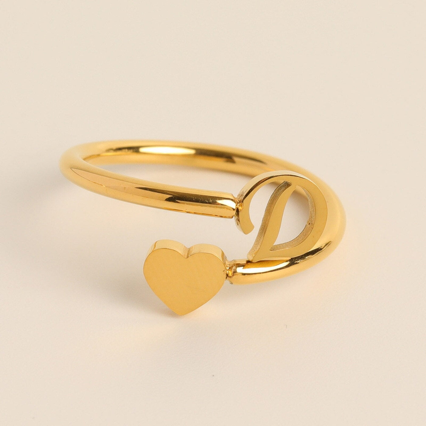 Love Initial Ring – Personal charm with meaningful engraving